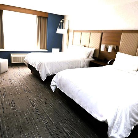Holiday Inn Express Detroit-Birmingham By Ihg Exterior photo