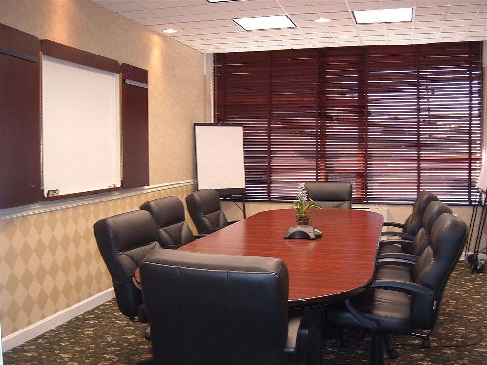 Holiday Inn Express Detroit-Birmingham By Ihg Facilities photo