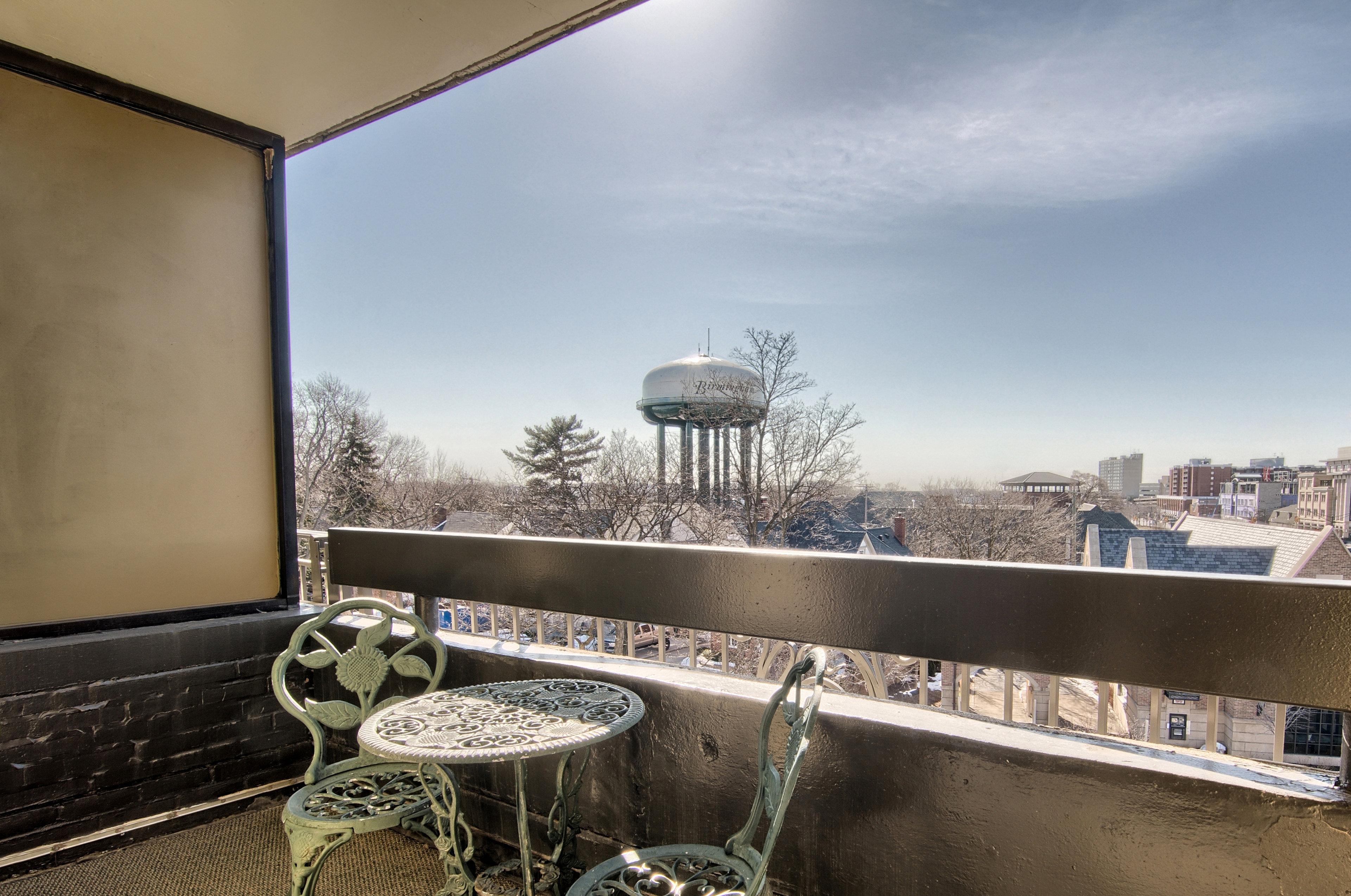 Holiday Inn Express Detroit-Birmingham By Ihg Exterior photo