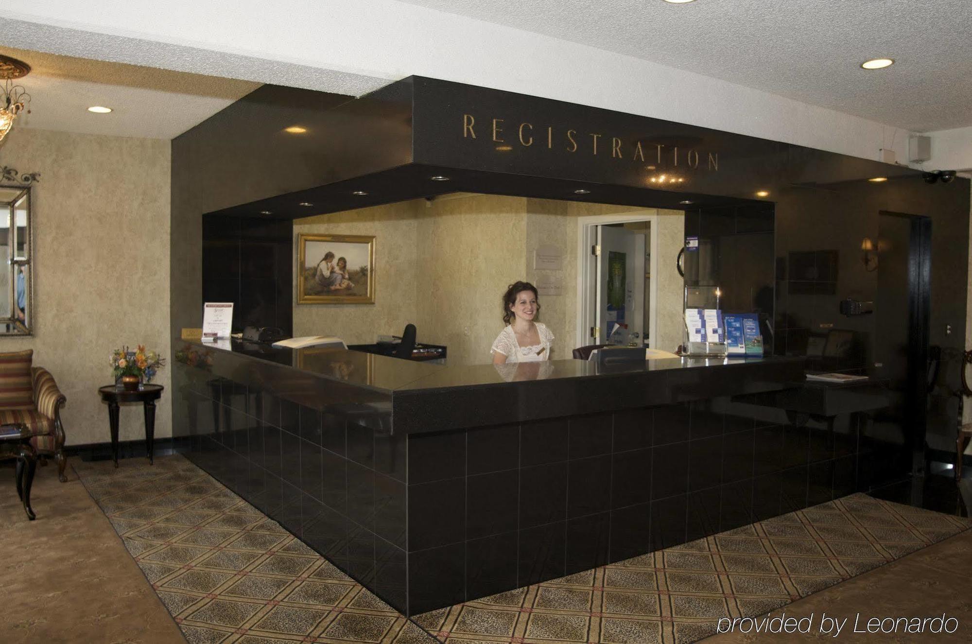 Holiday Inn Express Detroit-Birmingham By Ihg Interior photo